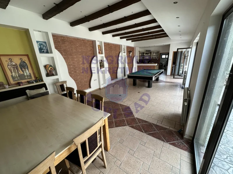 kuca na prodaju Veternik 220m2 570262