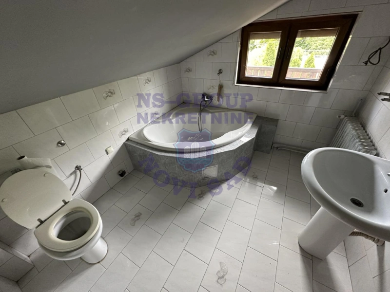 kuca na prodaju Veternik 220m2 570262