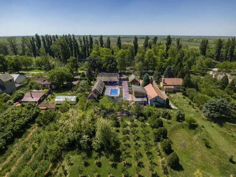 lokal na prodaju Sivac 176m2 570131