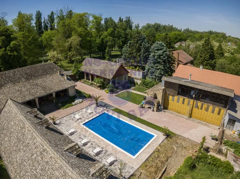 lokal na prodaju Sivac 176m2 570131