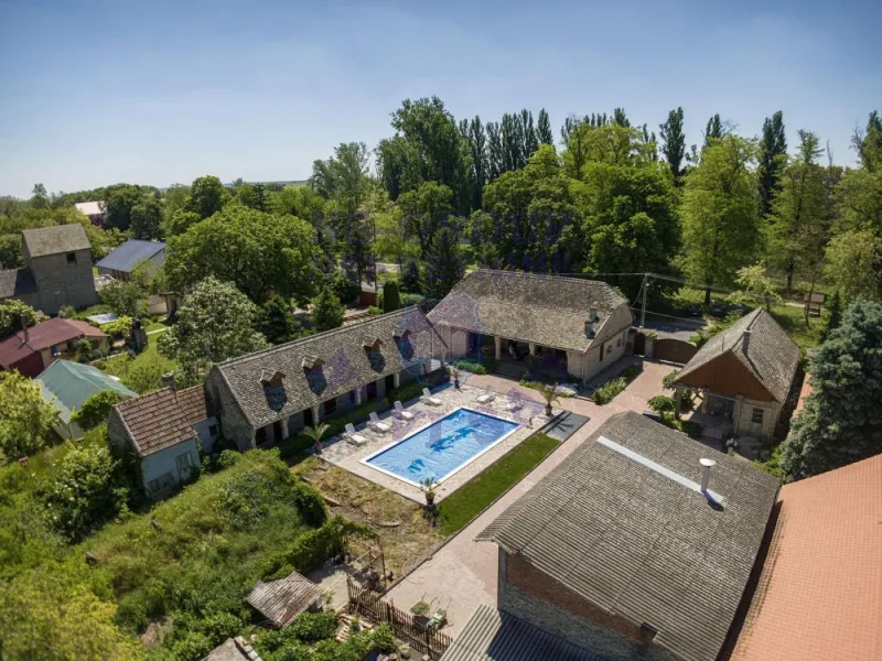 lokal na prodaju Sivac 176m2 570131