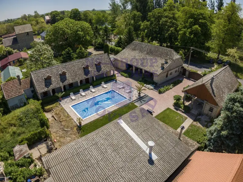 lokal na prodaju Sivac 176m2 570131
