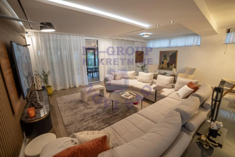 kuca na prodaju Novi Sad 310m2 570616