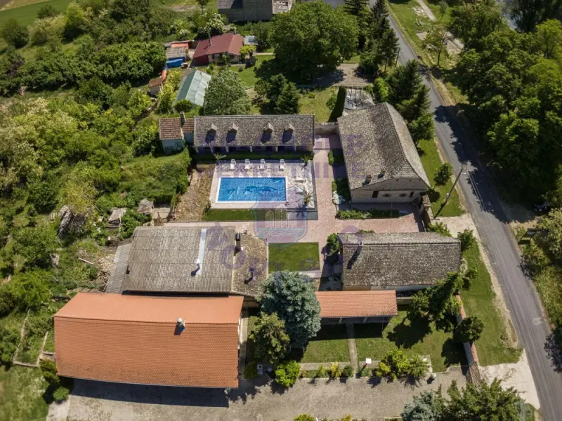 lokal na prodaju Sivac 176m2 570131
