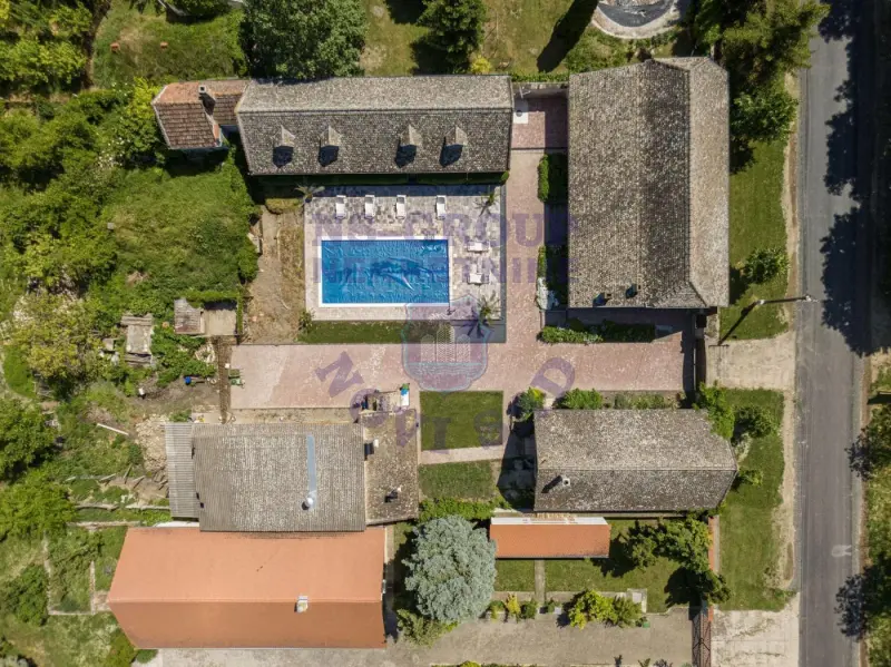 lokal na prodaju Sivac 176m2 570131