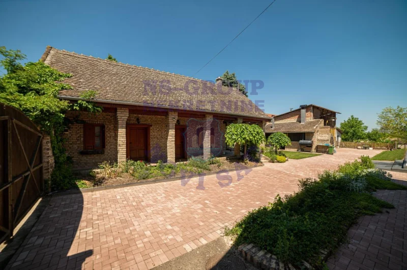 lokal na prodaju Sivac 176m2 570131