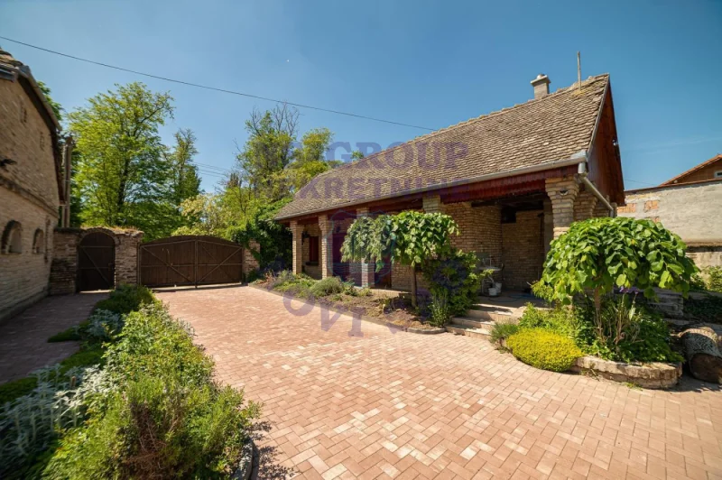 lokal na prodaju Sivac 176m2 570131