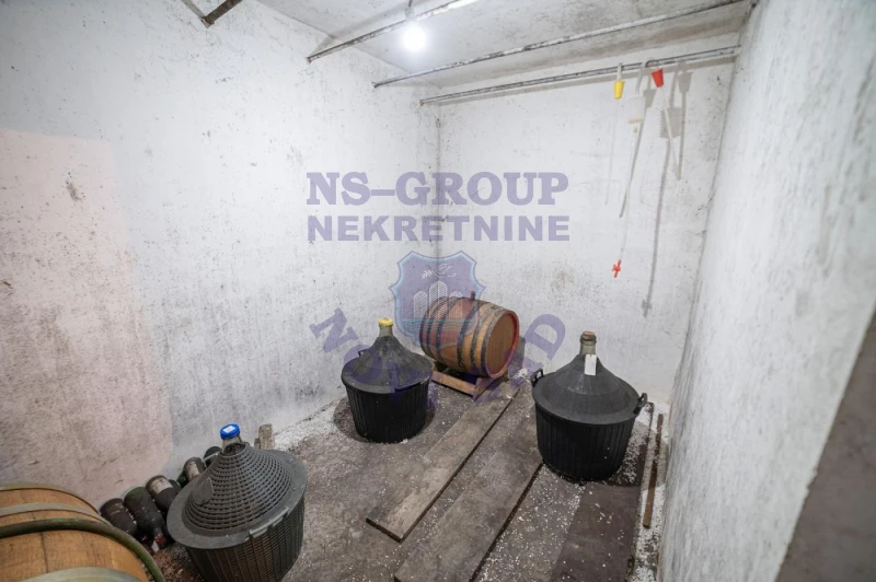lokal na prodaju Sivac 176m2 570131