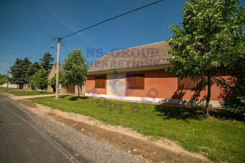 lokal na prodaju Sivac 176m2 570131
