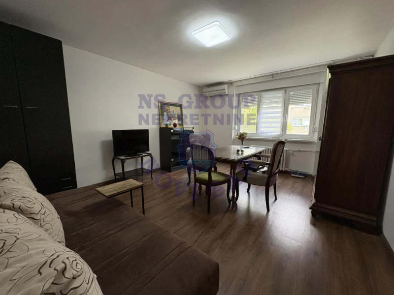 stan na prodaju Novi Sad, 53m2 570834