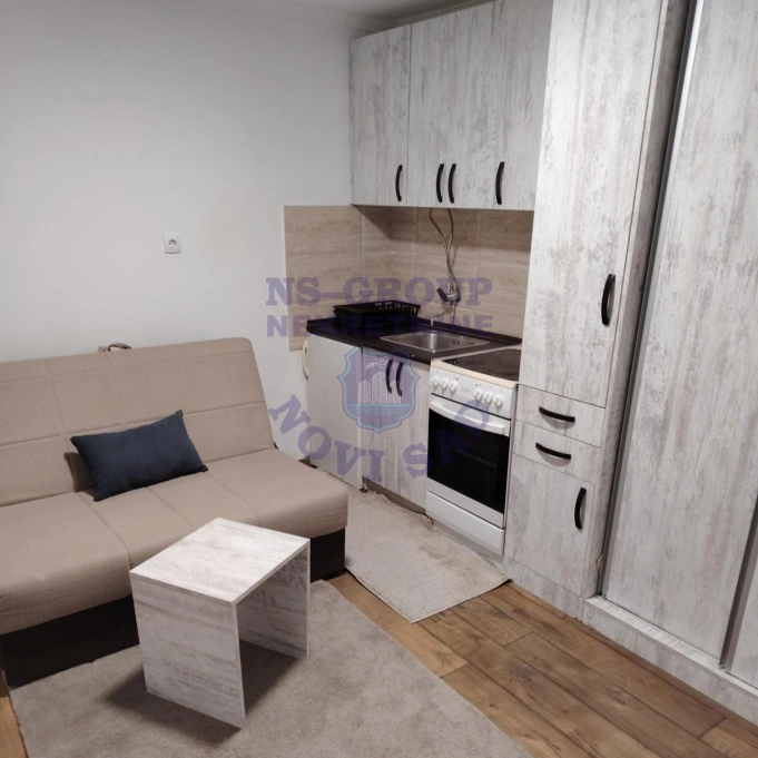 stan za izdavanje Novi Sad, 15m2 16483