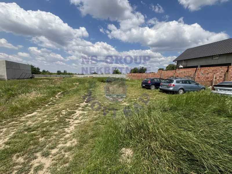 plac na prodaju Veternik 678m2 571068