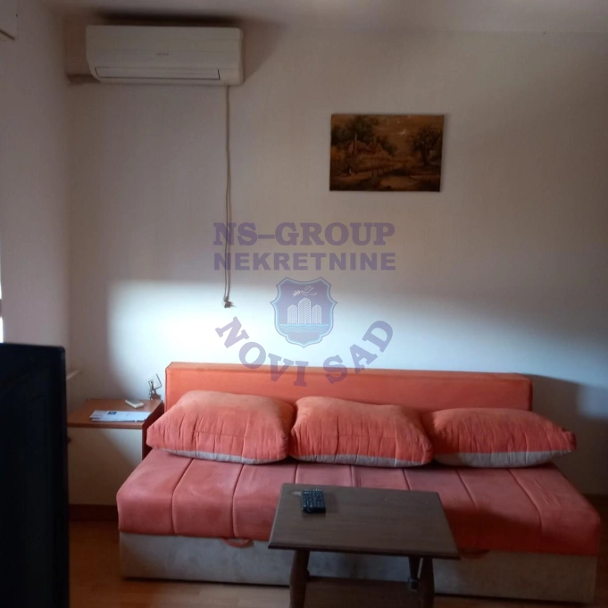 stan za izdavanje Novi Sad 30m2 12186