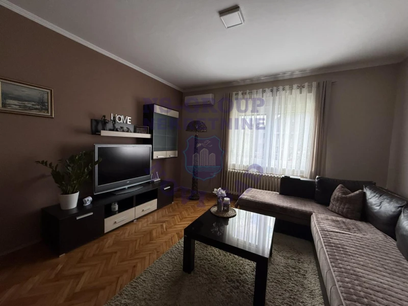 kuca na prodaju Čelarevo 200m2 571196