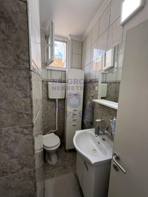 kuca na prodaju Čelarevo 200m2 571196