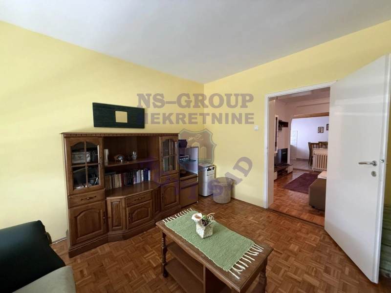 kuca na prodaju Čelarevo 200m2 571196