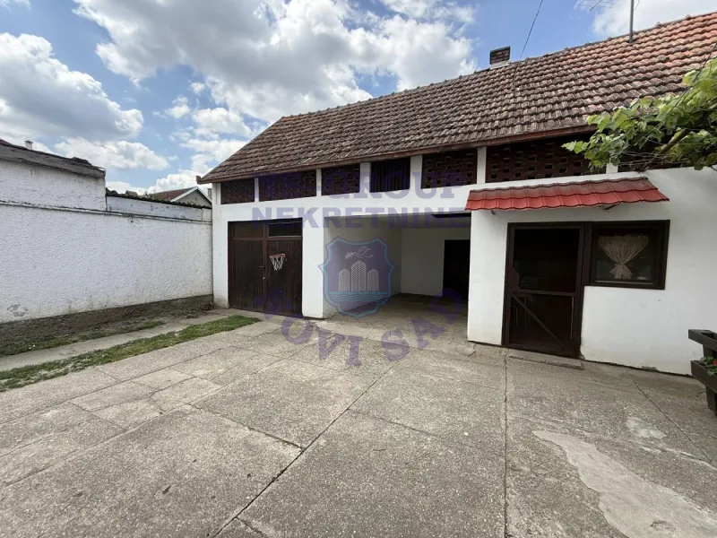 kuca na prodaju Čelarevo 200m2 571196