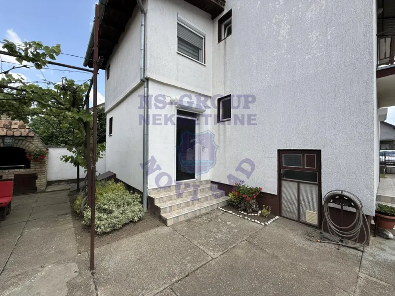 kuca na prodaju Čelarevo 200m2 571196