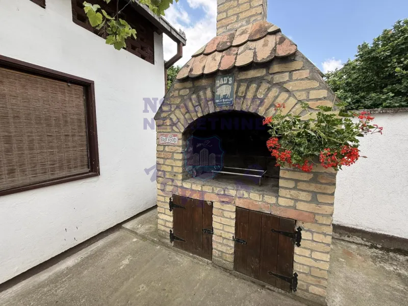 kuca na prodaju Čelarevo 200m2 571196