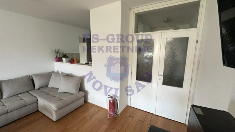 stan za izdavanje Novi Sad 130m2 16477