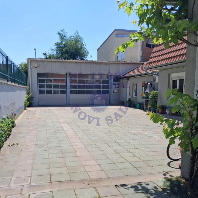 lokal za izdavanje Novi Sad 152m2 16501