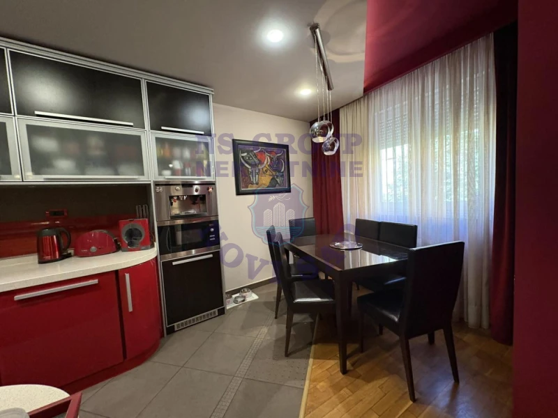 stan na prodaju Novi Sad 140m2 571661