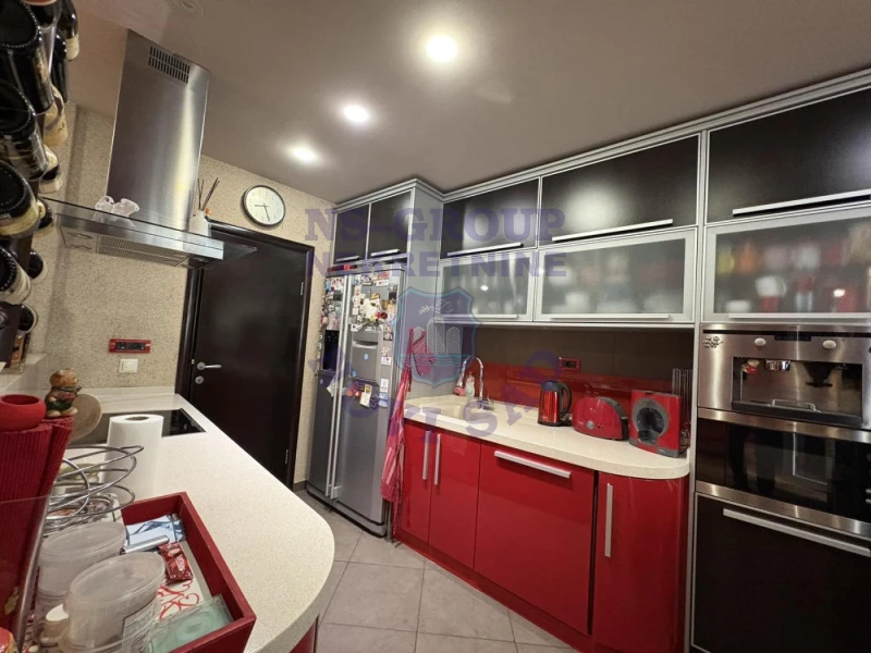 stan na prodaju Novi Sad 140m2 571661