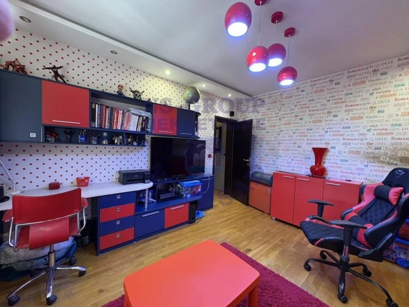 stan na prodaju Novi Sad 140m2 571661