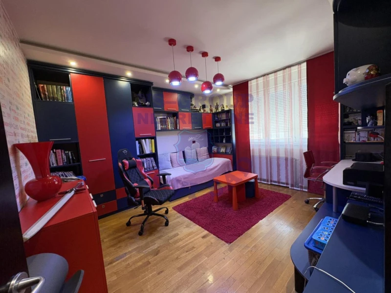 stan na prodaju Novi Sad 140m2 571661