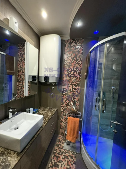 stan na prodaju Novi Sad 140m2 571661