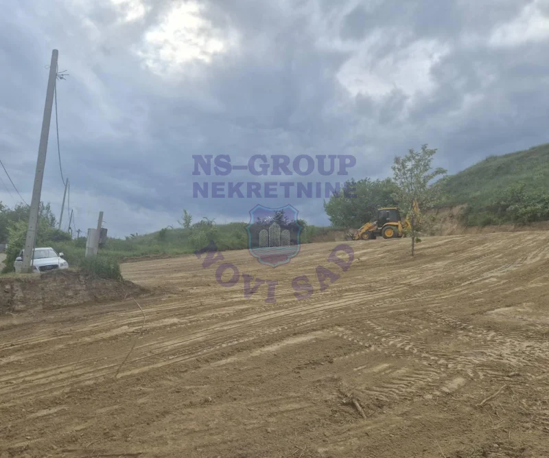plac na prodaju Sremska Kamenica 562m2 547148