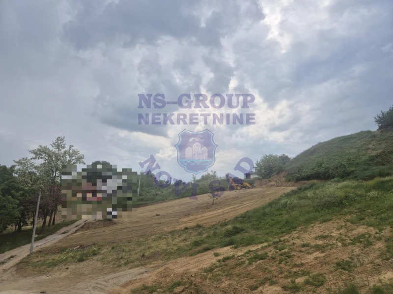 plac na prodaju Sremska Kamenica 560m2 547153