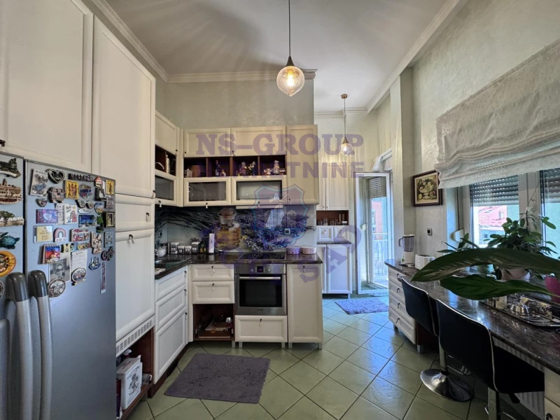 stan na prodaju Novi Sad 359m2 571668