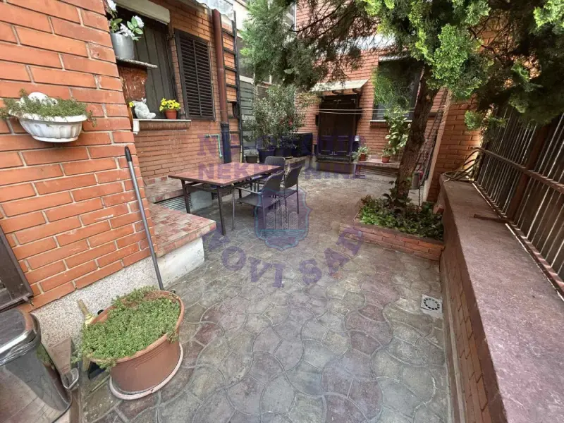 stan na prodaju Novi Sad 70m2 571901