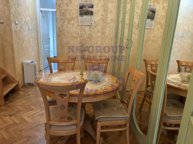 stan na prodaju Novi Sad 80m2 571982