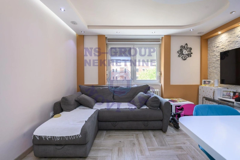 stan na prodaju Novi Sad, 53m2 572036