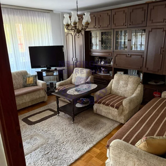 stan za izdavanje Novi Sad 90m2 16583