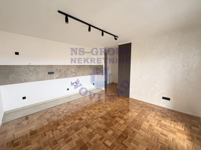 stan na prodaju Novi Sad, 38m2 572149