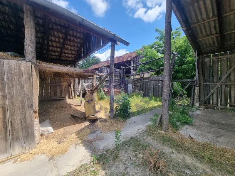 kuca na prodaju Pivnice 235m2 571621