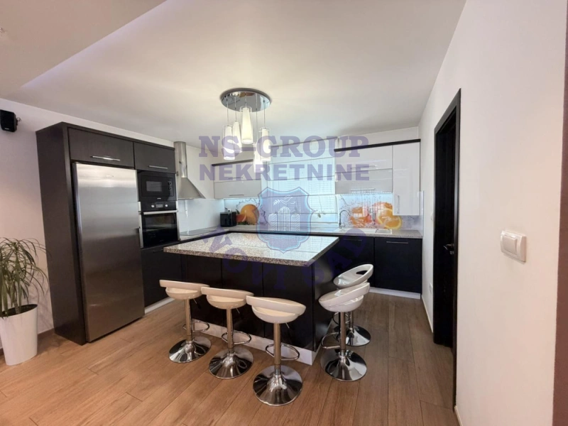 kuca na prodaju Novi Sad 402m2 572270