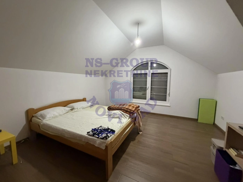 kuca na prodaju Inđija 380m2 572264