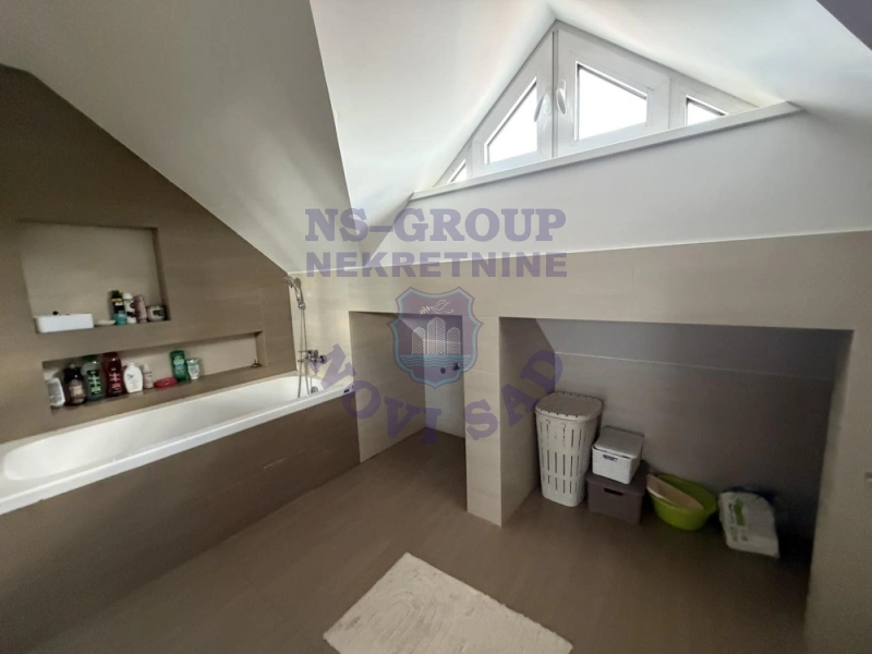 kuca na prodaju Inđija 380m2 572264