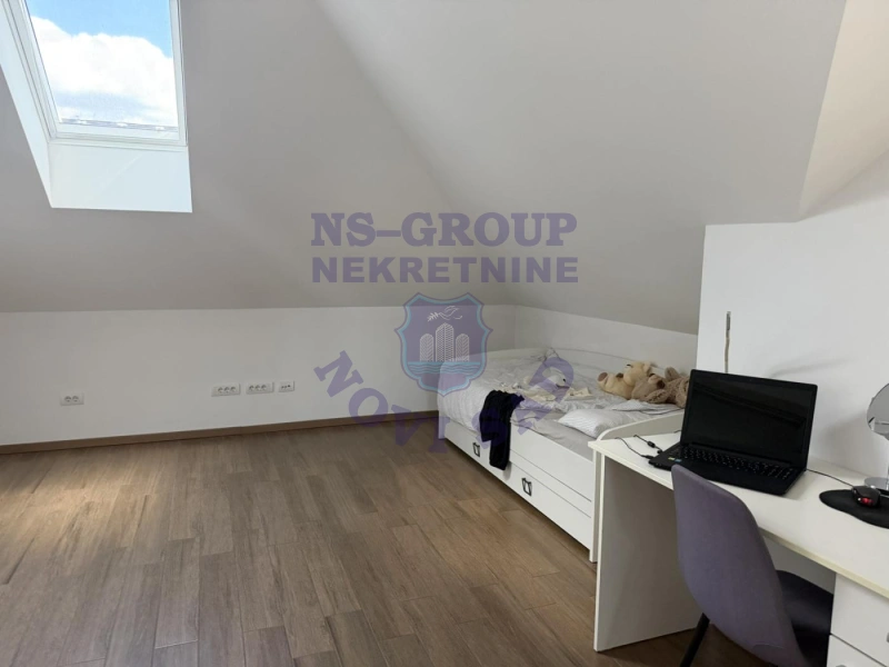 kuca na prodaju Inđija 380m2 572264