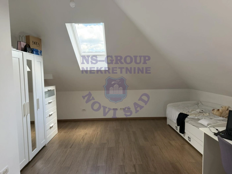 kuca na prodaju Inđija 380m2 572264