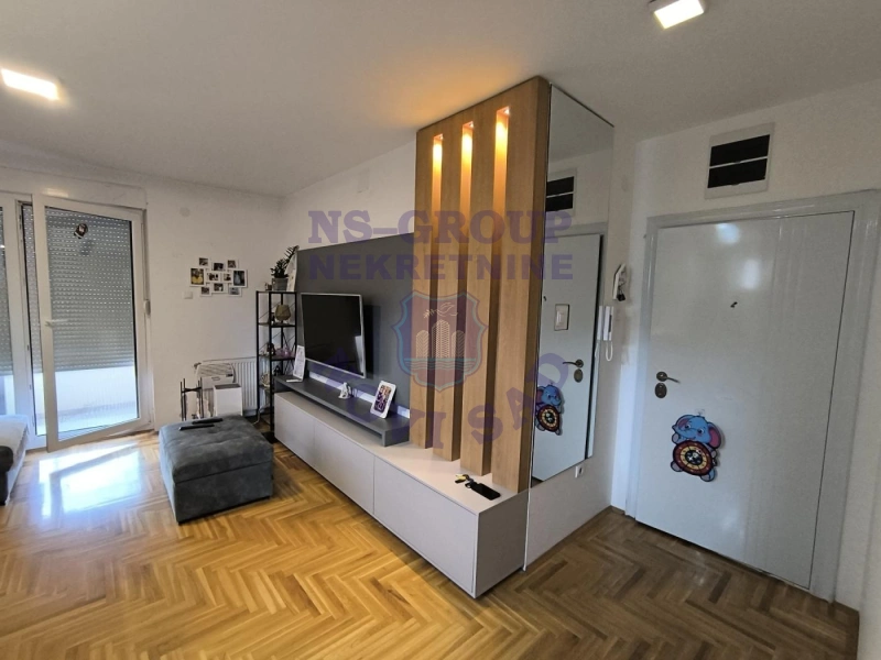 stan na prodaju Novi Sad, 43m2 572331