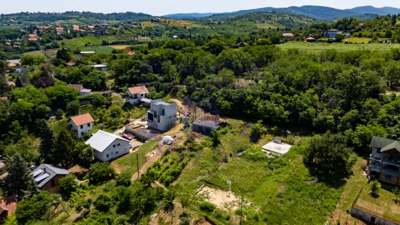 plac na prodaju Ledinci 858m2 552325