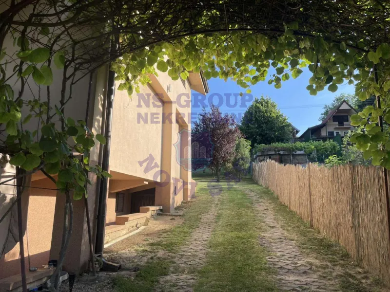kuca na prodaju Stari Slankamen 153m2 572392