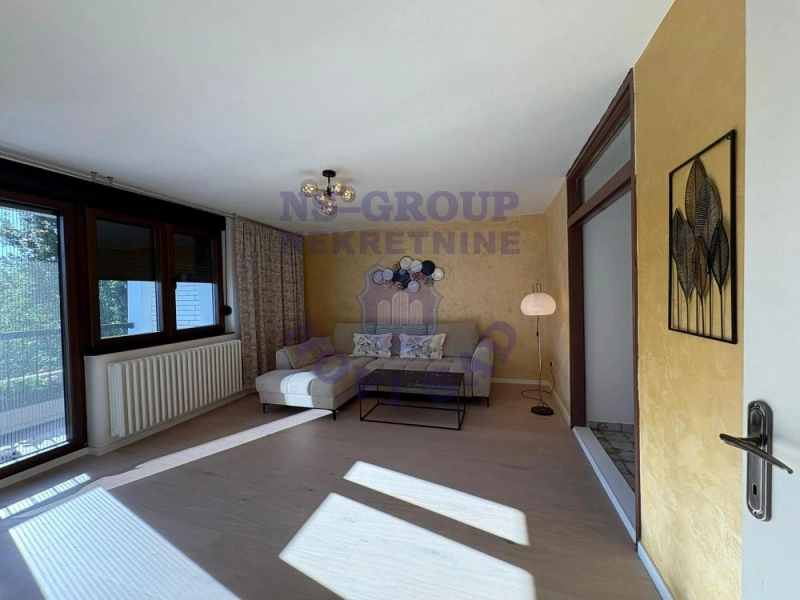 stan na prodaju Novi Sad 66m2 560434