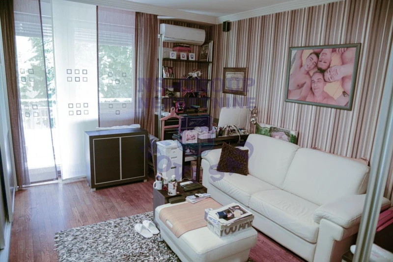 stan na prodaju Novi Sad 140m2 571661