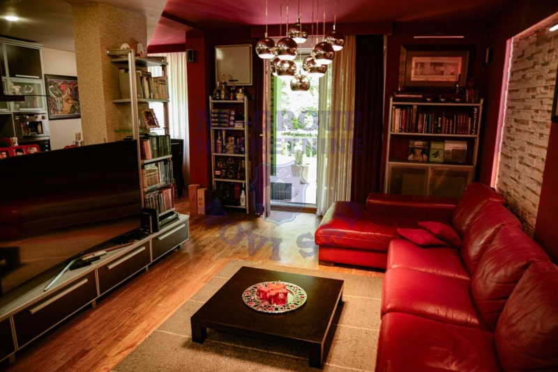stan na prodaju Novi Sad, 140m2 571661